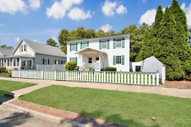 611 W Locust St unit 2, Bloomington, IL 61701 - photo 3