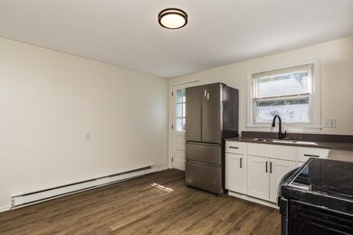 108 Oak St unit 3, Rollinsford, NH 03869 - photo 5