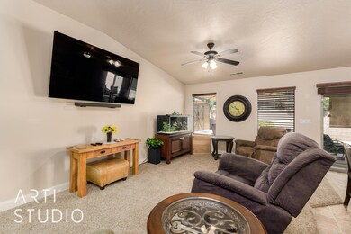 998 N Camel Springs Dr, Washington-Jessi