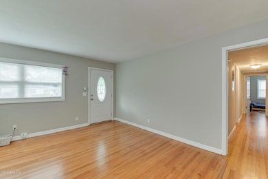 6429 Burgundy Rd S, Jacksonville, FL 32210 - photo 5