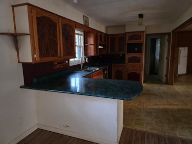 1516 9th St W, Red Bay, AL 35582 - photo 2