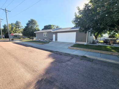 936 E 7th Ave, Mitchell, SD 57301 - photo 2