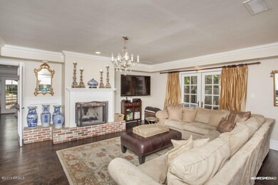 4 Living Room