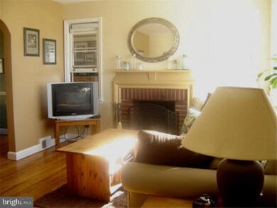 209 Wellington Ave, Reading, PA 19609 - photo 2