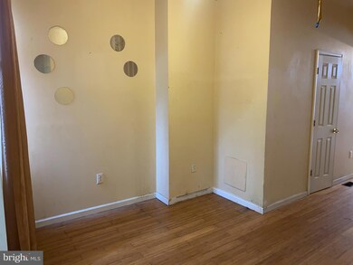 2221 Jefferson St, Baltimore, MD 21205 - photo 5
