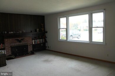 9905 Falls View Ct, Perry Hall, MD 21128 - photo 4