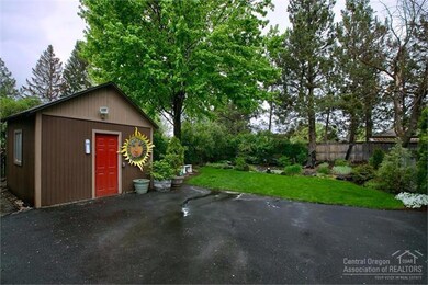532 NE Burnside Ave, Bend, OR 97701 - photo 3