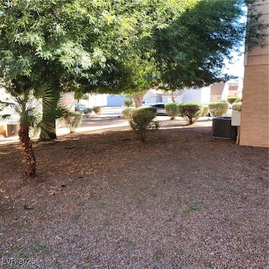 5156 Gray Ln unit F, Las Vegas, NV 89119 - photo 3