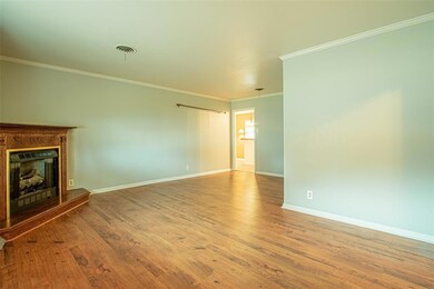 820 Forest Oaks Ln, Hurst, TX 76053 - photo 7