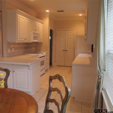 1920 1920 Hollyglen, Tyler, TX 75703 - photo 7