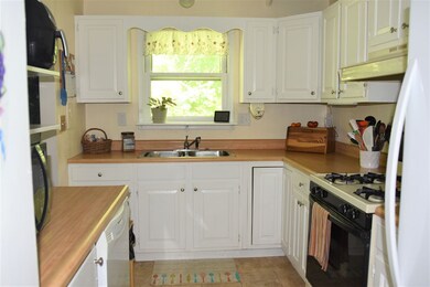 835 Hillview Rd, Richmond, VT 05477 - photo 3