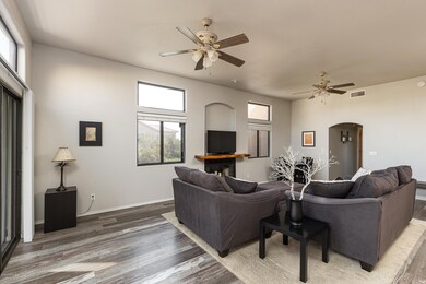 1480 E Whitley (6 of 31)