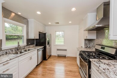 4615 Bartholow Rd, Sykesville, MD 21784 - photo 4