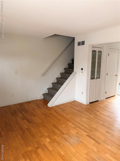 36310 Park Place Dr, Sterling Heights, MI 48310 - photo 7