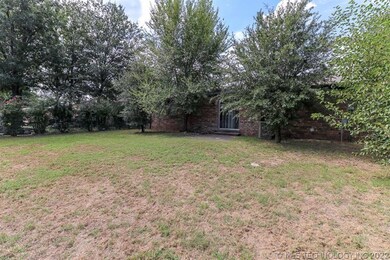 313 N Cedar St, Jenks, OK 74037 - photo 2