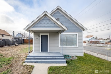 246 N Delaware Ave, Wenatchee, WA 98801 - photo 6