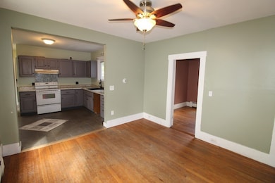 32 Congress St, Stoneham, MA 02180 - photo 4