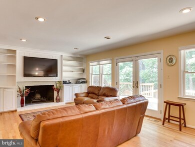 9026 Edgepark Rd, Vienna, VA 22182 - photo 7