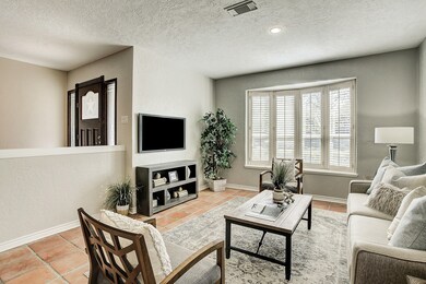 9622 Doliver Dr, Houston, TX 77063 - photo 5