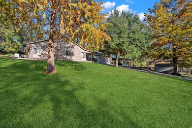 141 White Oak St, Point Blank, TX 77364 - photo 2