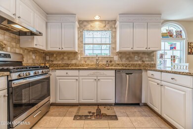 95 Nutmeg Rd, Matawan, NJ 07747 - photo 5