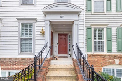 1605 Potomac Greens Dr unit B, Alexandria, VA 22314 - photo 2