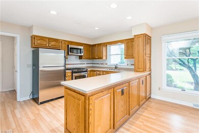 2207 Porsha Ln, High Point, NC 27265 - photo 5