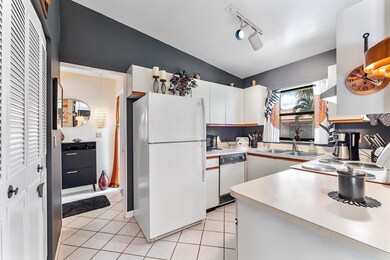 11 Meadows Dr unit 1A, Boynton Beach, FL 33436 - photo 6