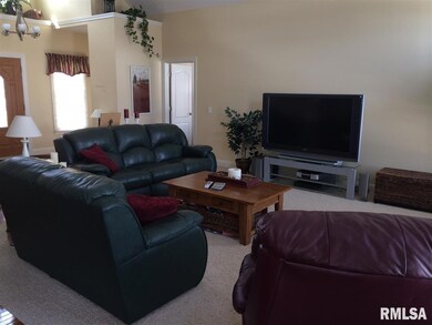 16 Nicholas Ct, Eldridge, IA 52748 - photo 4