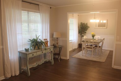 Entry/Dining