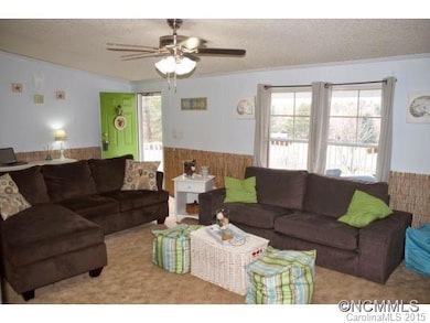 1522 Jackson Loop Rd, Flat Rock, NC 28731 - photo 5