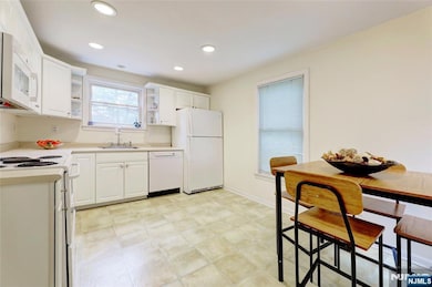 Spacious eat in Kitchen