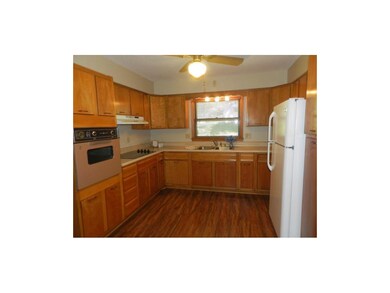 New fridge (stays!) and cooktop!