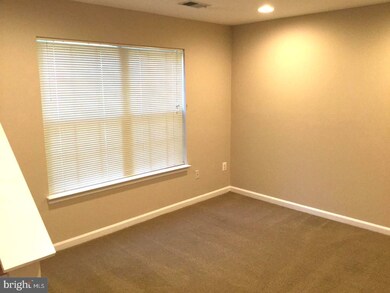 21058 Sojourn Ct, Germantown, MD 20876 - photo 2