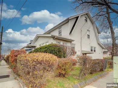 142 Carolina Ave, Irvington, NJ 07111 - photo 4