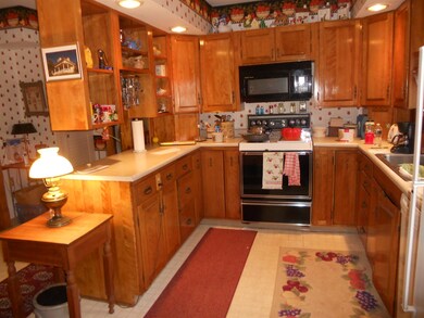 153 Hubbard Ave, Barton, VT 05822 - photo 5