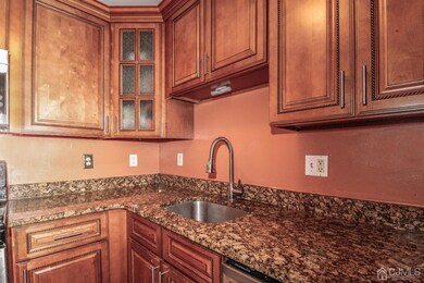 633 Cricket Ln, Woodbridge, NJ 07095 - photo 3