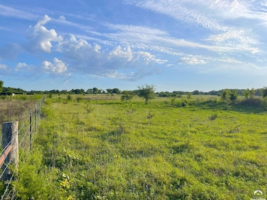 1379 Pawnee Rd, Pomona, KS 66076 - photo 4