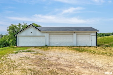 2585 130th Ave, Wheatland, IA 52777 - photo 6
