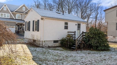 69 Hastings Rd, Dedham, MA 02026 - photo 4