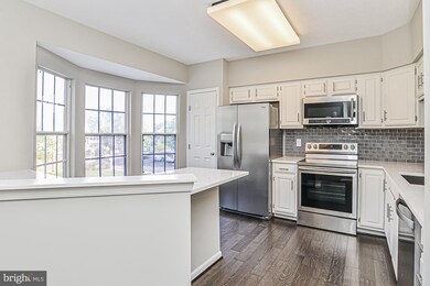 14020 Winding Ridge Ln, Centreville, VA 20121 - photo 3