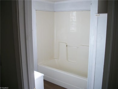 605-A & 605-B Grove St, Eden, NC 27288 - photo 4