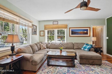 4_Living-Room_1800x1200_4227064