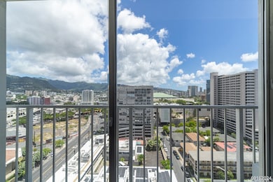 Sunset Towers unit 1702, Honolulu, HI 96814 - photo 5