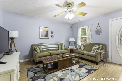 42-web-or-mls-1101-hazel-st