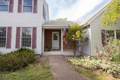 2823 Whitmyer Dr, Schenectady, NY 12309 - photo 4