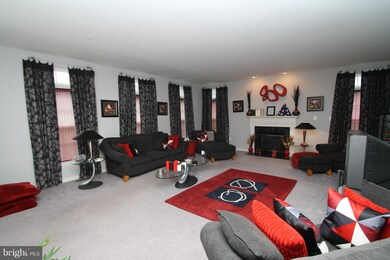 15121 Roving Wood Dr, Bowie, MD 20715 - photo 4