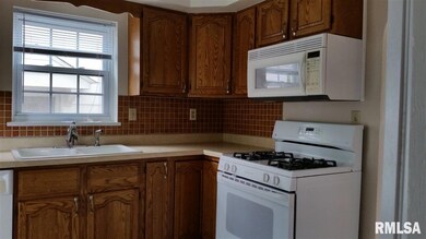 2119 3rd St, Moline, IL 61265 - photo 7