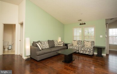 2408 Autumn Harvest Ct unit 303, Odenton, MD 21113 - photo 3