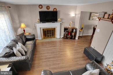 718 Crescent Ave, Reading, PA 19605 - photo 5